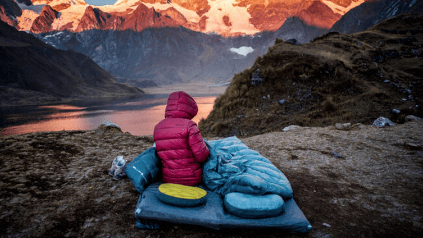 Cozy Duo: Best 2-Person Sleeping Bag Picks 2024