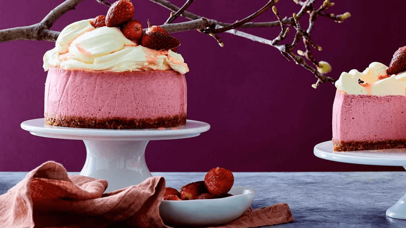 Savor 2024: The Best Mother's Day Cakes!