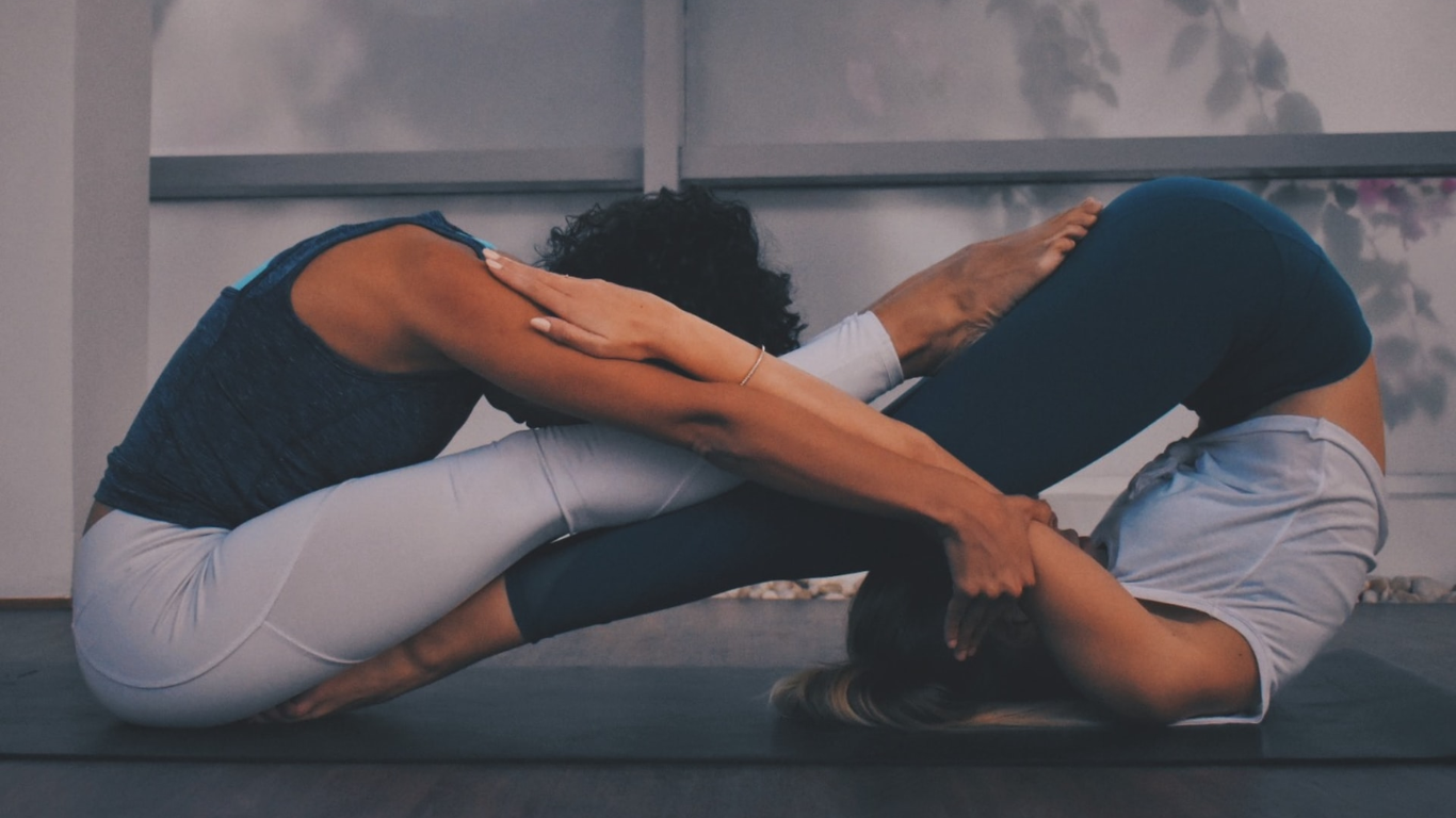 9 Effective 2 Person Yoga Poses for Couples and Friends